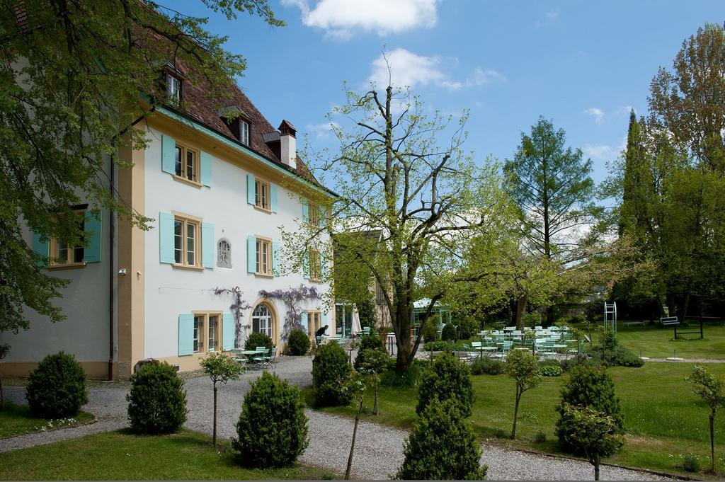 Schloss Ueberstorf - Tafeln, Tagen, Traeumen Exteriör bild