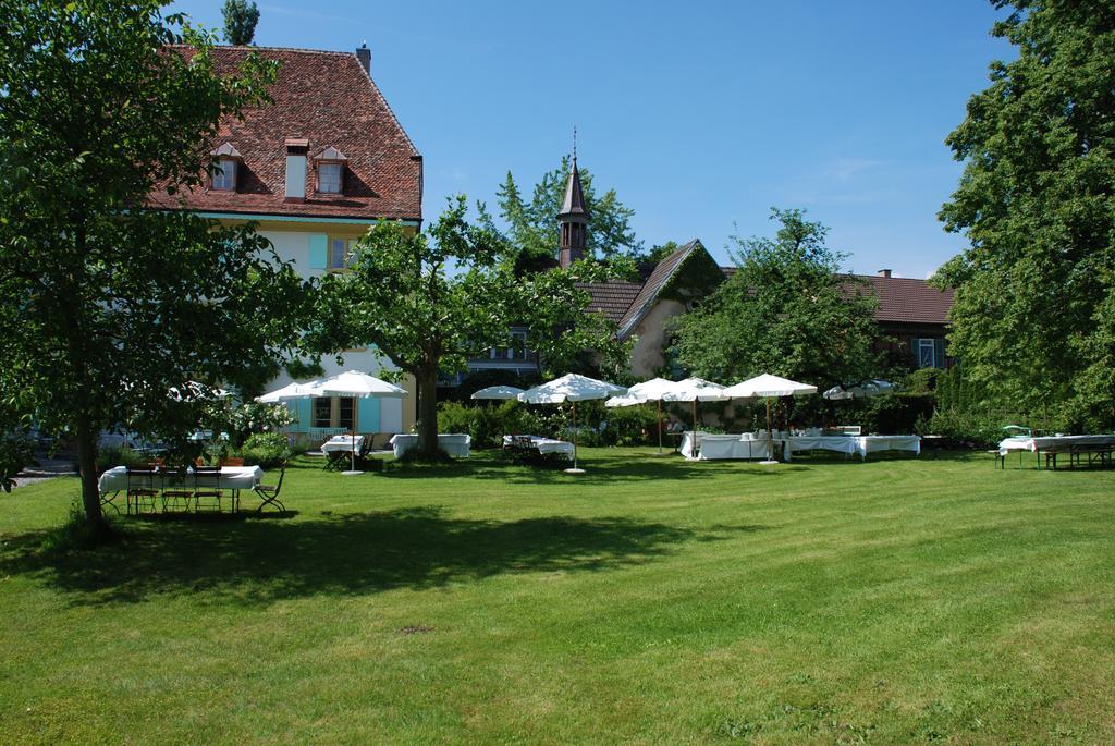 Schloss Ueberstorf - Tafeln, Tagen, Traeumen Exteriör bild
