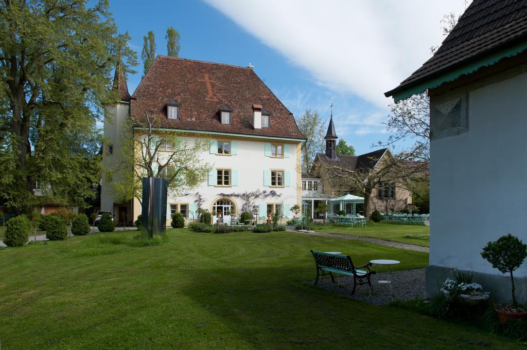 Schloss Ueberstorf - Tafeln, Tagen, Traeumen Exteriör bild